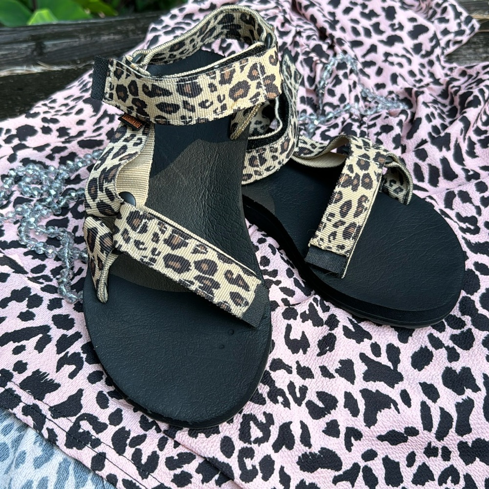 Leopard sandals